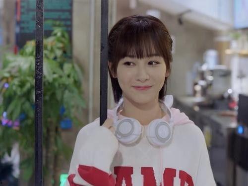 娱乐吃瓜说杨紫,娱乐圈的“吃瓜女王”，揭秘明星幕后故事